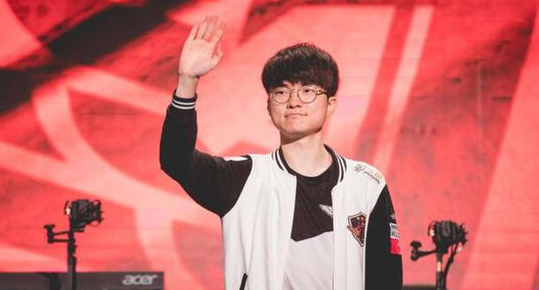 在现代足球 在现代足球